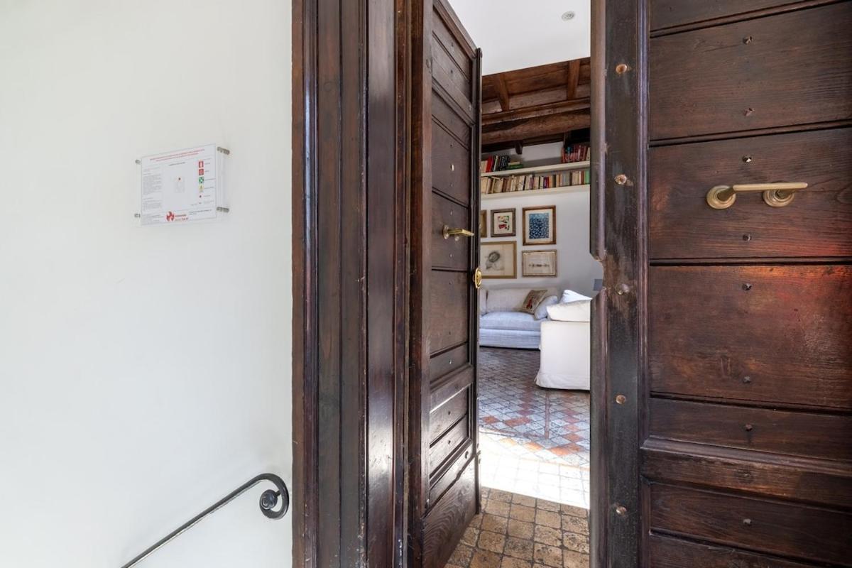 Nostromondo Prestigious 2 Bedrooms Domus In Forum Area Rome